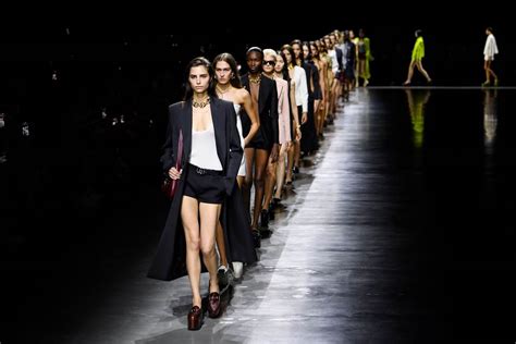 gucci fashion show at milan fashion week|sfilata gucci ancora.